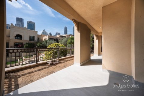 Apartamento en Old Town, Dubai, 2 dormitorios, 179 m², № 98117 - foto 16