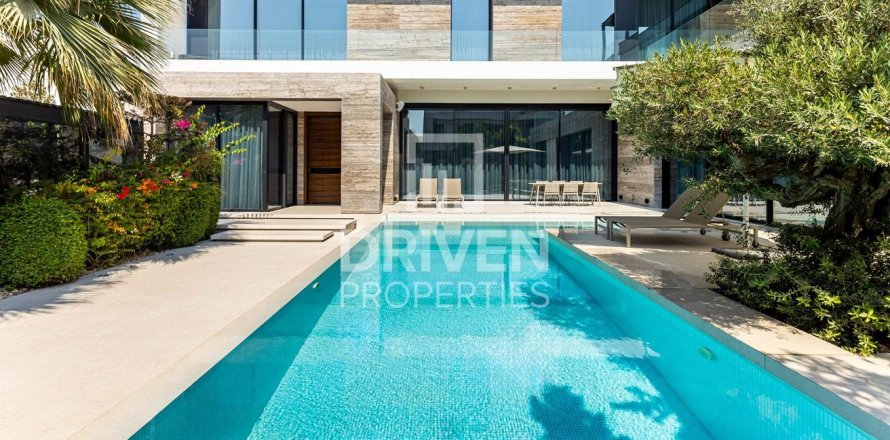 Villa in Pearl Jumeirah, Jumeirah, Dubai 5 bedrooms, 940.55 sq.m. № 126378