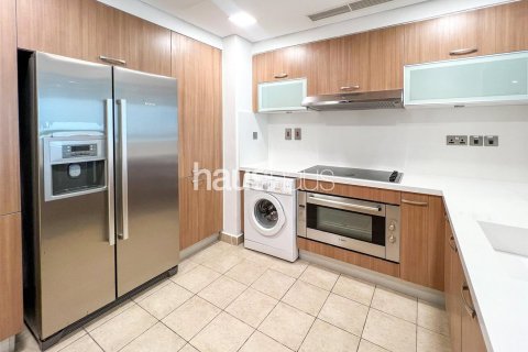 Apartment in Marina Residences, Palm Jumeirah, Dubai 2 bedrooms, 161 sq.m. № 44520 - photo 3