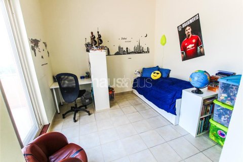 Villa in Dubai Sports City, Dubai 4 bedrooms, 350 sq.m. № 44515 - photo 11