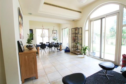 Villa in Dubai Sports City, Dubai 4 bedrooms, 350 sq.m. № 44515 - photo 7