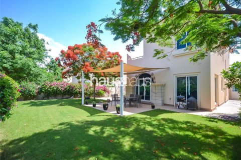 Villa in Dubai Sports City, Dubai 4 bedrooms, 350 sq.m. № 44515 - photo 1