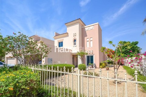 Villa in Dubai Sports City, Dubai 4 bedrooms, 350 sq.m. № 44515 - photo 10
