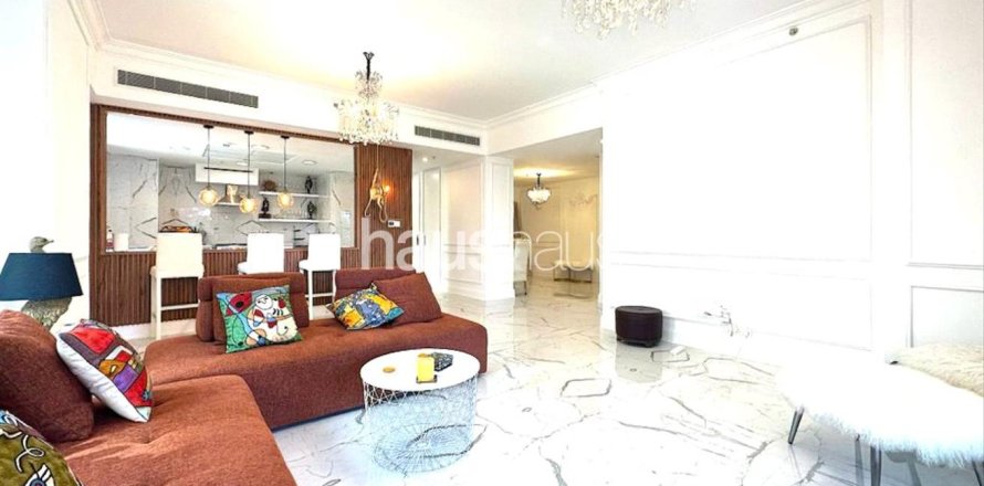 Apartment in Emaar 6 Towers, Dubai Marina, Dubai 2 bedrooms, 160 sq.m. № 44519