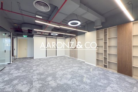 Office in Jumeirah Lake Towers, Dubai 111 sq.m. № 78318 - photo 8