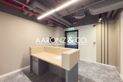 Office in Jumeirah Lake Towers, Dubai 111 sq.m. № 78318 - photo 11