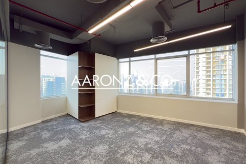 Office in Jumeirah Lake Towers, Dubai 111 sq.m. № 78318 - photo 5