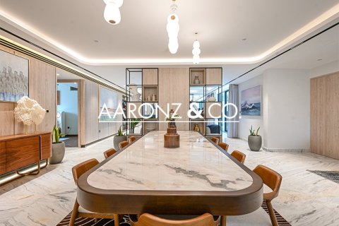 Penthouse in Dubai Marina, Dubai 5 bedrooms, 812.9 sq.m. № 78312 - photo 1