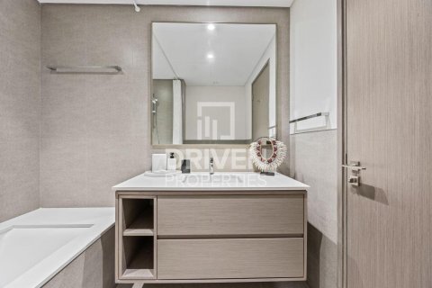 Apartment in Opera District, Downtown Dubai (Downtown Burj Dubai), Dubai 2 bedrooms, 111.11 sq.m. № 129662 - photo 2