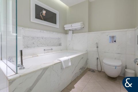 Apartment in Downtown Dubai (Downtown Burj Dubai), Dubai 4 bedrooms, 270 sq.m. № 76173 - photo 7