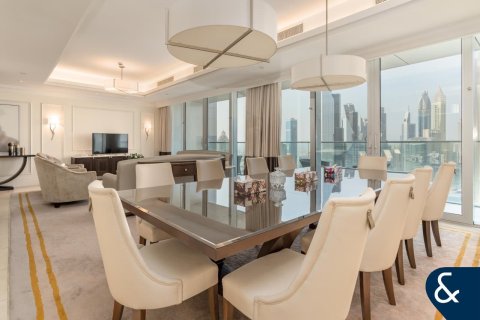 Apartment in Downtown Dubai (Downtown Burj Dubai), Dubai 4 bedrooms, 270 sq.m. № 76173 - photo 2