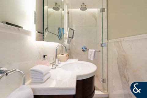 Apartment in Downtown Dubai (Downtown Burj Dubai), Dubai 4 bedrooms, 270 sq.m. № 76173 - photo 11