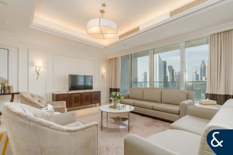 Apartment in Downtown Dubai (Downtown Burj Dubai), Dubai 4 bedrooms, 270 sq.m. № 76173 - photo 1