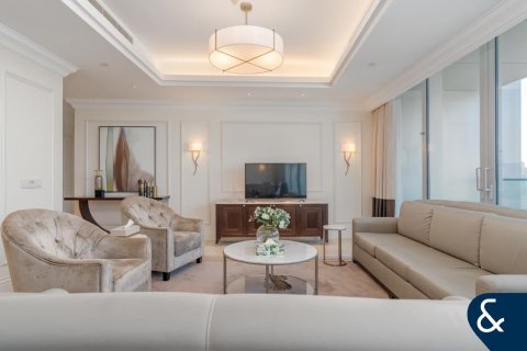 Apartment in Downtown Dubai (Downtown Burj Dubai), Dubai 4 bedrooms, 270 sq.m. № 76173 - photo 8