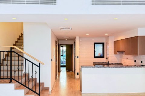 Townhouse in Damac Lagoons, Dubai 4 bedrooms, 144 sq.m. № 130122 - photo 12