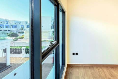 Townhouse in Damac Lagoons, Dubai 4 bedrooms, 144 sq.m. № 130122 - photo 5