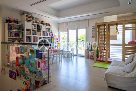 Villa in Al Barsha, Dubai 3 bedrooms, 266 sq.m. № 50924 - photo 11