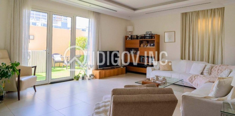 Villa en Al Barsha, Dubai, 3 dormitorios, 266 m², № 50924