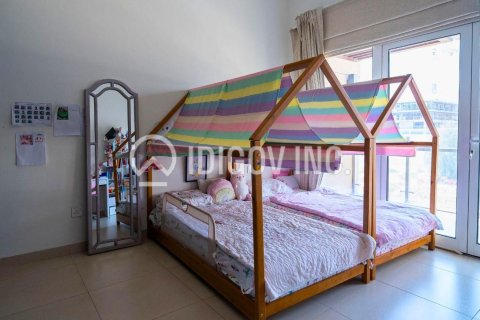 Villa in Al Barsha, Dubai 3 bedrooms, 266 sq.m. № 50924 - photo 15