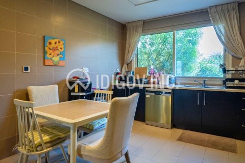 Villa in Al Barsha, Dubai 3 bedrooms, 266 sq.m. № 50924 - photo 3