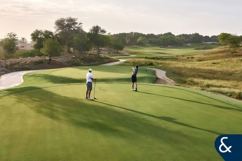 Villa à Jumeirah Golf Estates, Dubai, 4 chambres, 271 m², № 75145 - photo 3