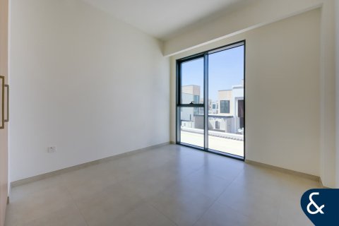 Купить виллу в Arabian Ranches 3, Дубай: 4 спальни, 412м², № 75129 - фото 16