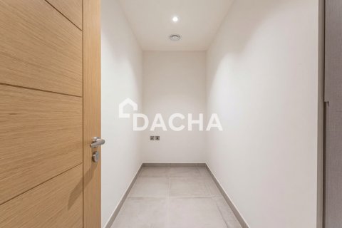 Apartment in Jumeirah Lake Towers, Dubai 4 bedrooms, 215 sq.m. № 124448 - photo 9