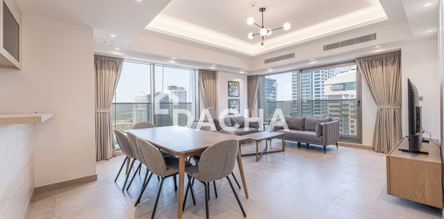 Apartment in Jumeirah Lake Towers, Dubai 4 bedrooms, 215 sq.m. № 124448