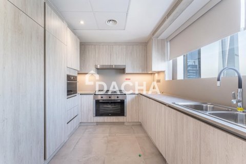 Apartment in Jumeirah Lake Towers, Dubai 4 bedrooms, 215 sq.m. № 124448 - photo 2