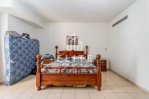 Apartment in Rimal, Jumeirah Beach Residence, Dubai 4 bedrooms, 256 sq.m. № 121312 - photo 4