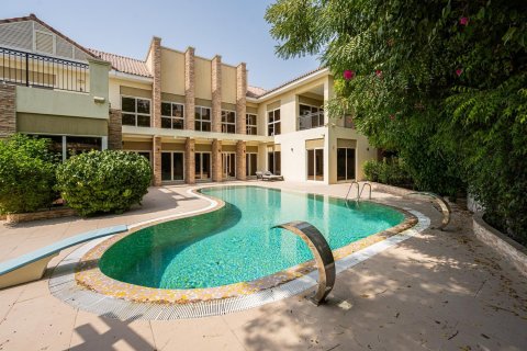 Villa in Jumeirah Golf Estates, Dubai 5 bedrooms, 749.27 sq.m. № 142172 - photo 11