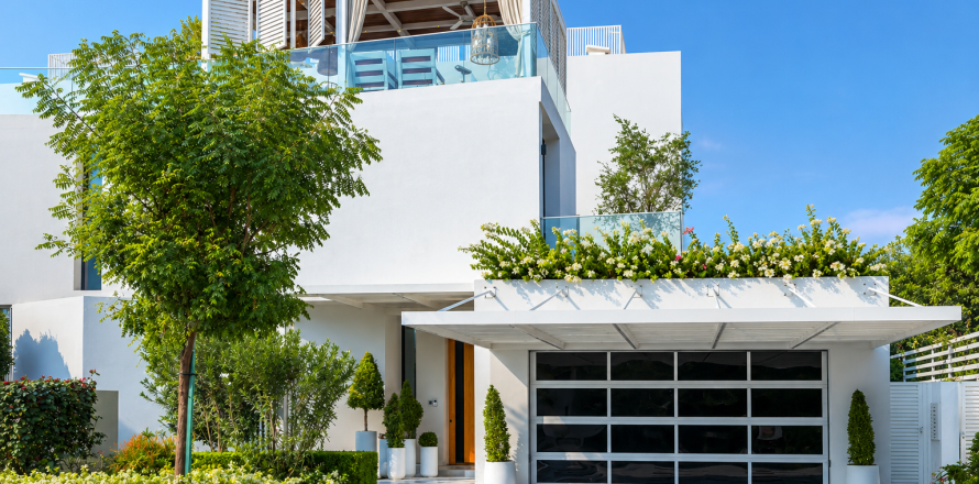 Villa in Al Barari, Dubai 4 bedrooms, 616.6 sq.m. № 142171