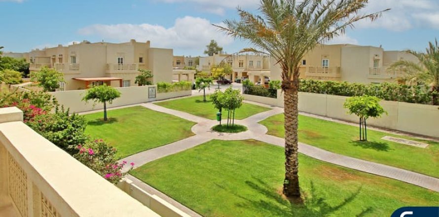 Villa en The Lakes, Dubai, 3 dormitorios, 258 m², № 98581