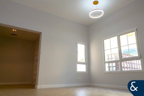 Villa en The Lakes, Dubai, 3 dormitorios, 258 m², № 98581 - foto 10