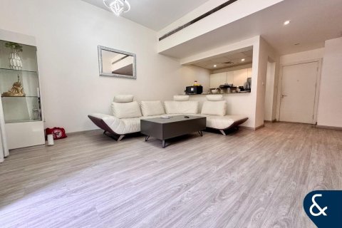 Купить квартиру в Greens, Дубай: 3 спальни, 155м², № 74556 - фото 1