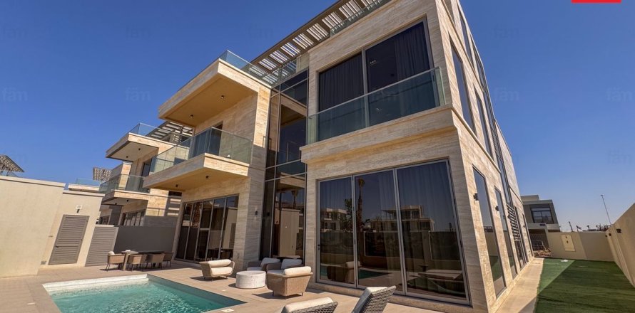 Villa in Dubai 5 bedrooms, 672 sq.m. № 89524