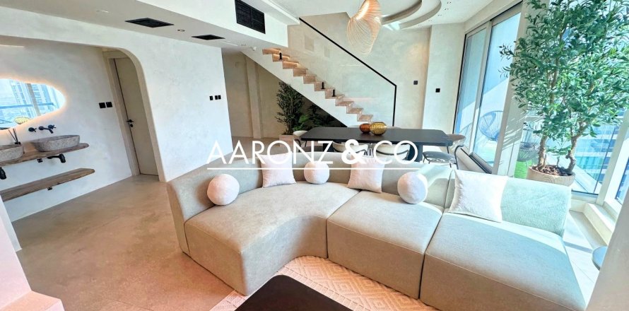 Apartamento en Jumeirah Lake Towers, Dubai, 2 dormitorios, 165 m², № 78219