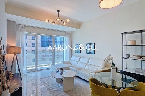Apartamento en Damac Heights, Dubai Marina, Dubai, 1 dormitorio, 79 m², № 78218 - foto 2