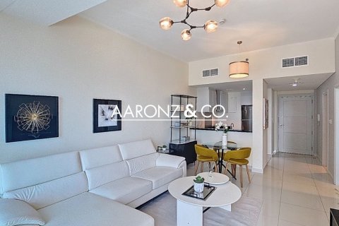 Apartamento en Damac Heights, Dubai Marina, Dubai, 1 dormitorio, 79 m², № 78218 - foto 1