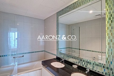 Apartamento en Damac Heights, Dubai Marina, Dubai, 1 dormitorio, 79 m², № 78218 - foto 14