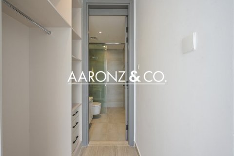 Villa en Al Barari, Dubai, 4 dormitorios, 459 m², № 78209 - foto 13