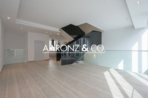 Villa en Al Barari, Dubai, 4 dormitorios, 459 m², № 78209 - foto 2