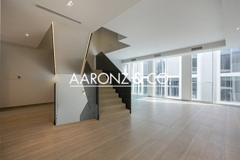 Villa en Al Barari, Dubai, 4 dormitorios, 459 m², № 78209 - foto 3