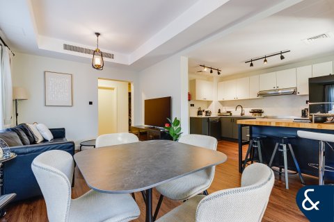 Снять в аренду виллу в The Springs, Дубай: 2 спальни, 167м², № 76390 - фото 8