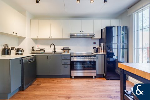 Снять в аренду виллу в The Springs, Дубай: 2 спальни, 167м², № 76390 - фото 10