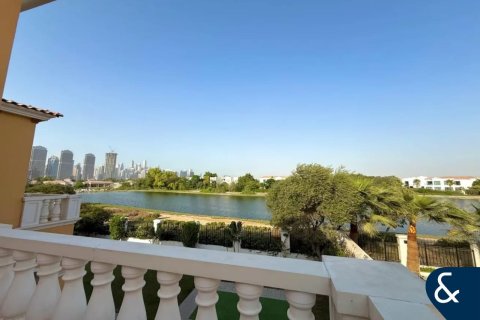 Villa en Legacy Nova Villas, Jumeirah Park, Dubai, 5 dormitorios, 690 m², № 76400 - foto 4