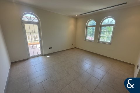 Villa en Legacy Nova Villas, Jumeirah Park, Dubai, 5 dormitorios, 690 m², № 76400 - foto 13