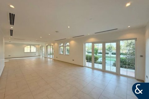 Villa en Legacy Nova Villas, Jumeirah Park, Dubai, 5 dormitorios, 690 m², № 76400 - foto 6