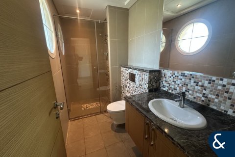 Villa en Legacy Nova Villas, Jumeirah Park, Dubai, 5 dormitorios, 690 m², № 76400 - foto 14