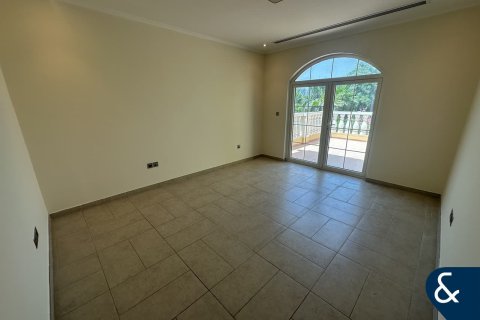 Villa en Legacy Nova Villas, Jumeirah Park, Dubai, 5 dormitorios, 690 m², № 76400 - foto 11